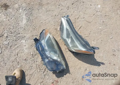 2016 Toyota Rav4 Xle z USA, uszkodzony, nr VIN 2T3RFREV4GW510386